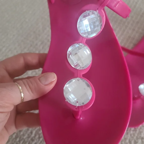 Sandals - Picture 2 of 4